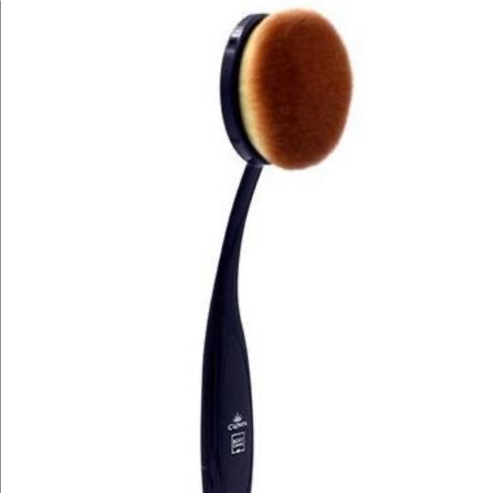 NEW‼️Large Crown Brush